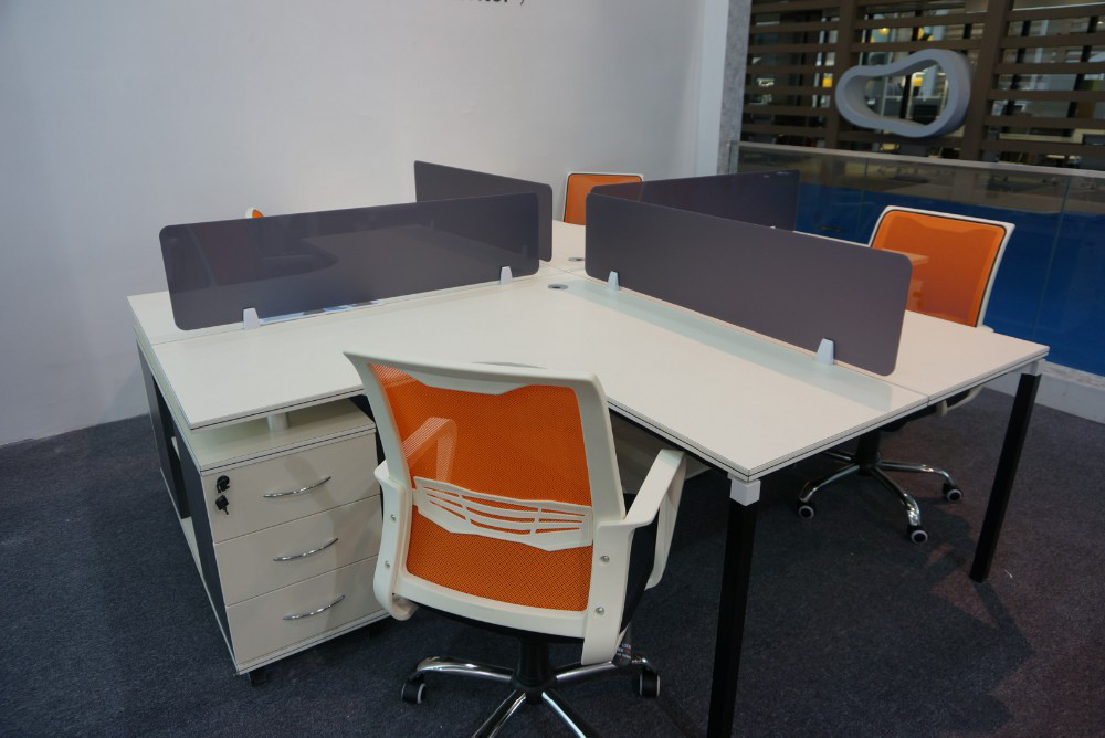 Desk 1055